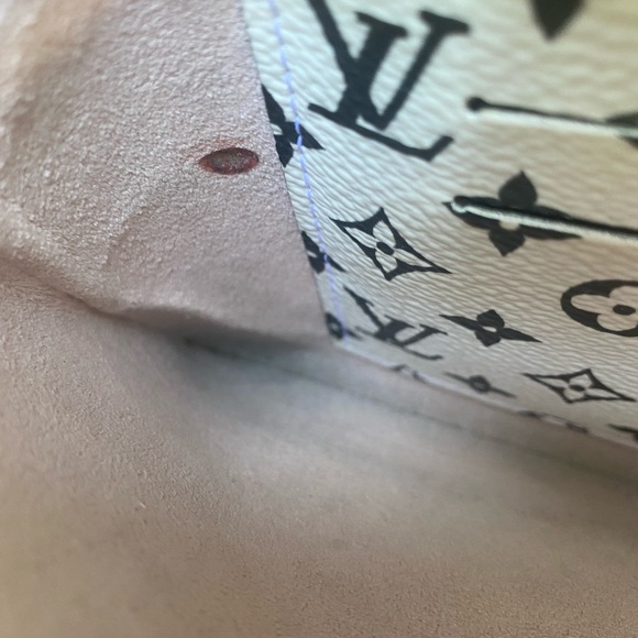 Louis Vuitton Pochette Giant Monogram Double Zip - Picture 9 of 14